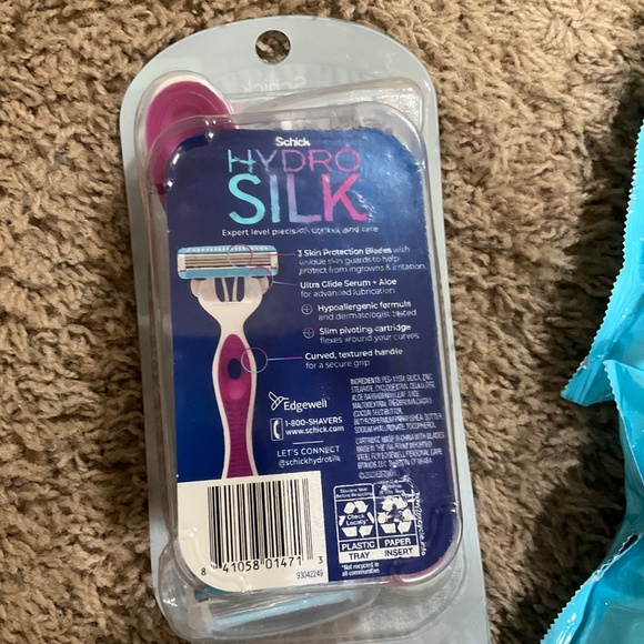 Self-Care Set 3-Sheamoisture Bar Soaps 2-Neutrogena Towelettes 1PK-Schick Razors - Picture 5 of 5